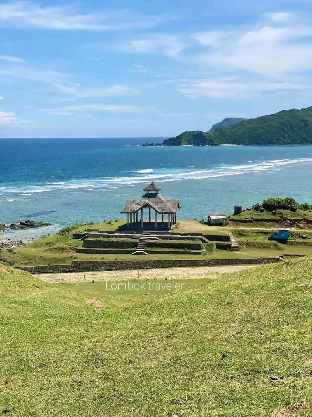 Putri Nyale Bungalow Kuta  Exterior foto