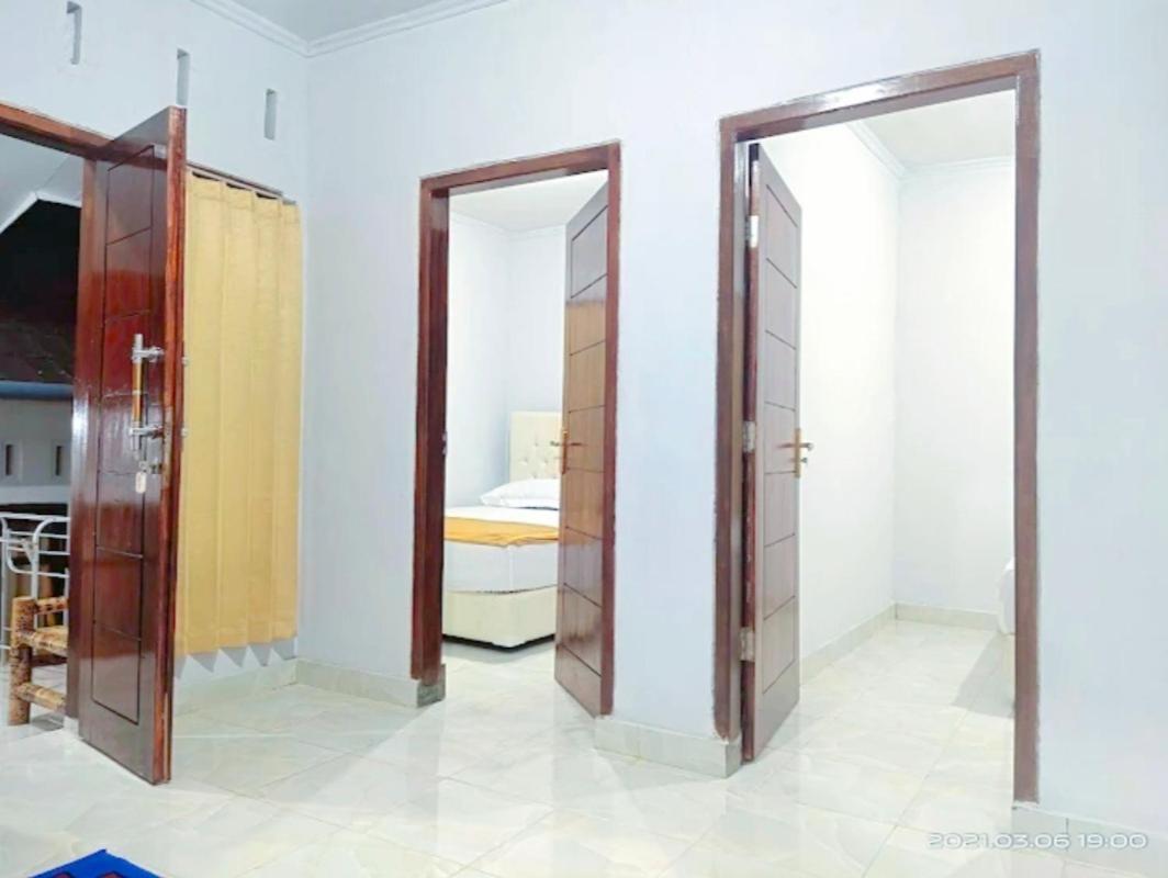 Putri Nyale Bungalow Kuta  Exterior foto